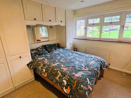 3 bedroom end of terrace house to rent - Photo 4