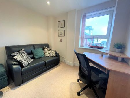 3 bedroom apartment to rent - Photo 4