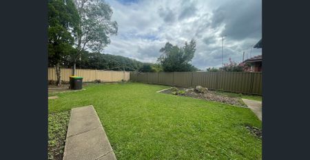 Charming family home in Penrith - Photo 2