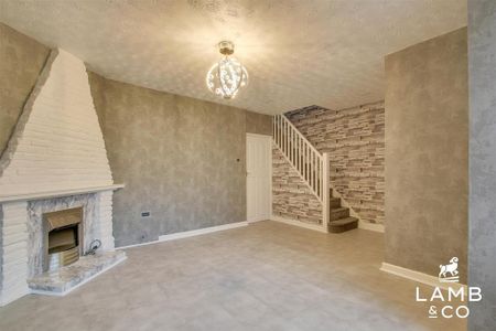 3 bedroom semi-detached house to rent - Photo 3