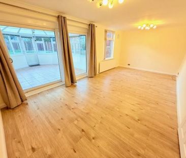 3 bedroom House To Let - Photo 3