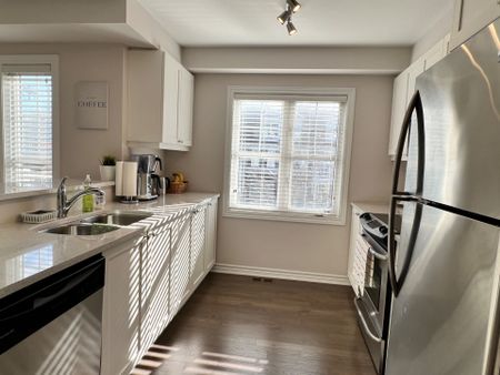 For Lease - 590 Foxlight Circle, Kanata, Ontario - Photo 5