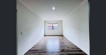 Beautiful Family Home in a Prime Craigieburn Location! - Photo 5