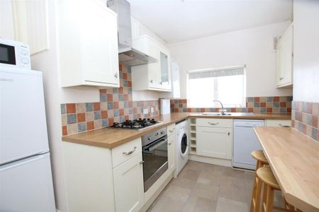 2 bedroom maisonette to rent - Photo 5