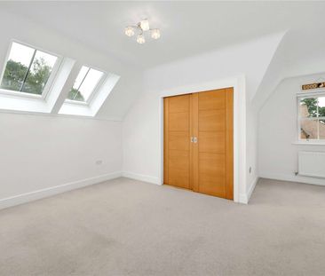 A four bedroom semi detached town house - Photo 6