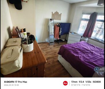 4 bedroom semi-detached house to rent - Photo 4