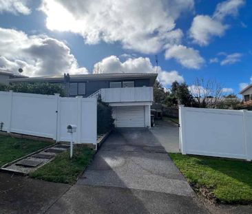 Beautiful pet friendly home available and optional chickens! - Photo 2