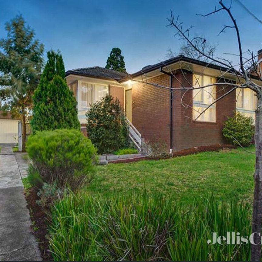 25 Plenty Ln, Greensborough - Photo 1