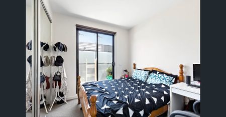 Contemporary Living in the Heart of Highett Village - Photo 4