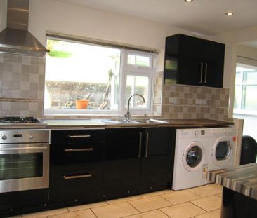 4 bedroom terraced house to rent - Photo 3