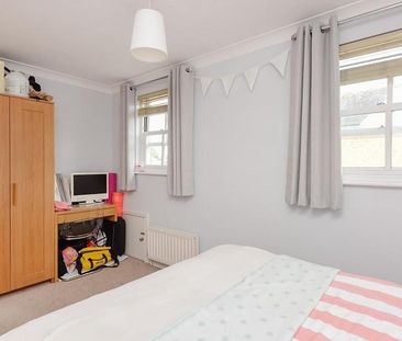 4 bedroom terraced house to rent - Photo 3