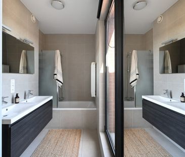 Mooi en lichtrijk appartement met 2 terrassen - Photo 5