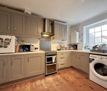 2 bedroom terraced house to rent - Photo 4