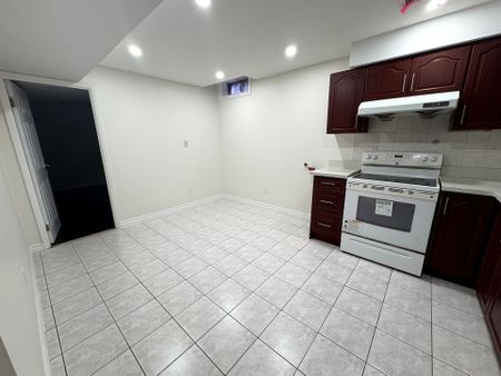 For Lease - 40 Norman Ross Drive Unit# Bsmt, Markham, Ontario - Photo 5
