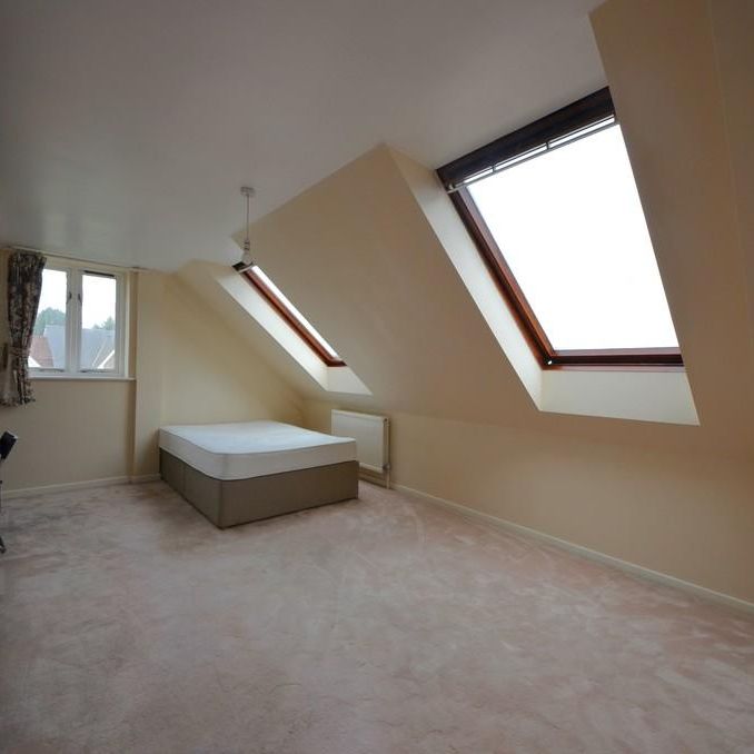 1 bedroom in a flat share to rent - Photo 1