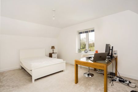 5 bedroom detached house to rent - Photo 4