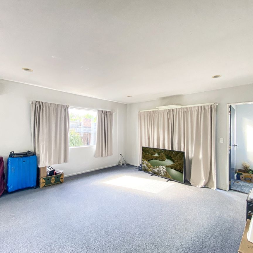 ELLERSLIE - 3 Bedroom House in a good location - Photo 1