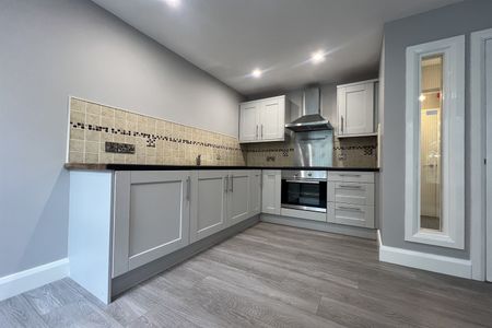 Flat 3, 6 Glandore Avenue, Belfast, BT15 3FB - Photo 3