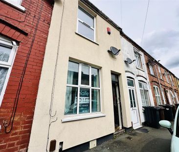 3 bedroom terraced house to rent - Photo 3