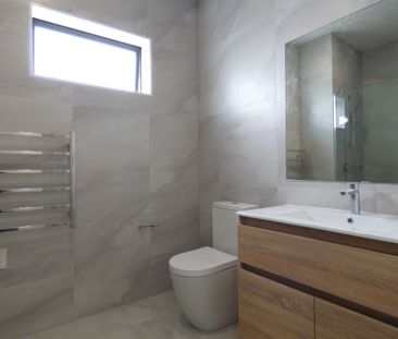 Best Apartment - Photo 3