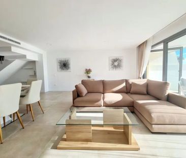 Alquiler de chalet pareado en Avenida Carmen Werner - Photo 4