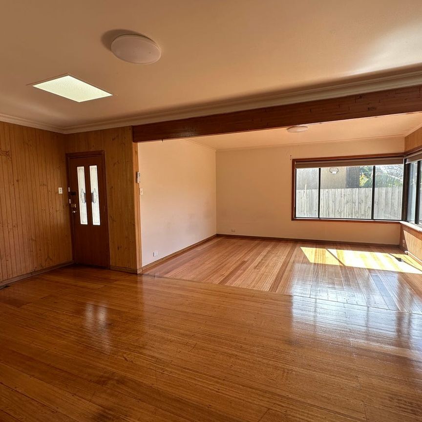 Large Family Home - Photo 1