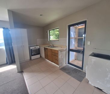 Two weeks rent free - Three Bedroom Home - Photo 1