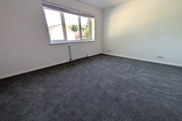 Somerset Avenue, SO18 - Photo 1