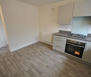 2 bedroom semi-detached house to rent - Photo 6