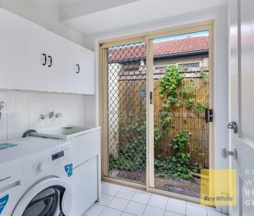 Bundall - Photo 5
