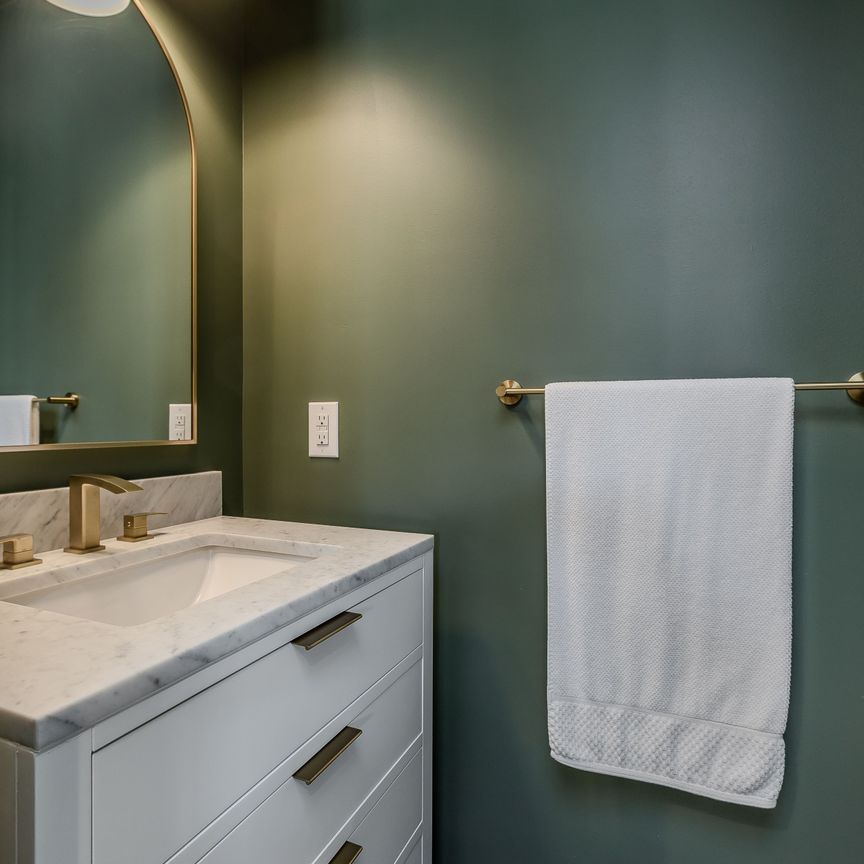 For Lease - 3029 Eva Drive, Burlington, Ontario - Photo 1