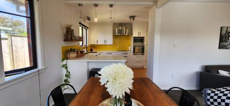 10 Beaumont Crescent, Frankleigh Park, New Plymouth - Photo 2