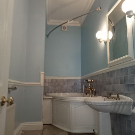 Balmoral Place, Halifax, HX1 - Photo 4