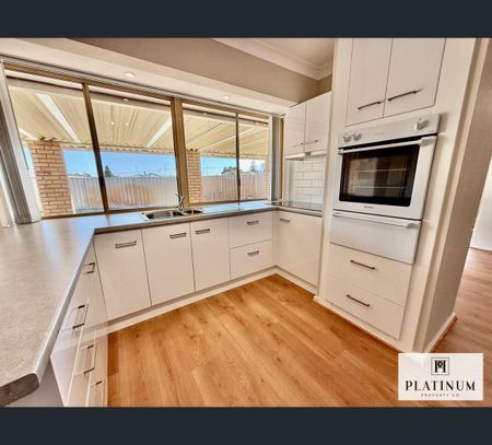 8 Jacaranda Close, Eaton, WA 6232 - Photo 3