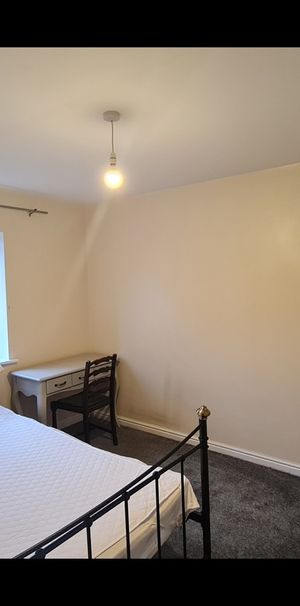 Bedsit, Cornwall Street, M11 - Photo 1