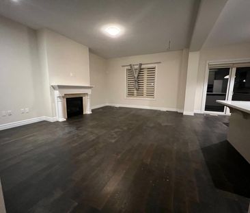 For Lease - 106 Greenwich Avenue, Hamilton, Ontario - Photo 2
