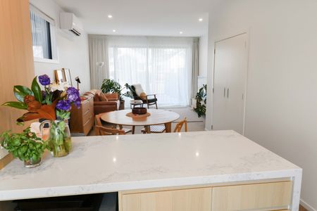 Petone Townhouse - Photo 2