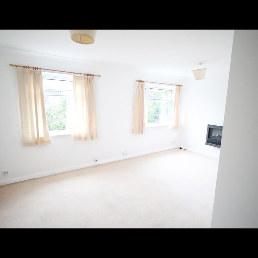 1 Bed Flat, Windlesham Gardens, BN1 - Photo 1