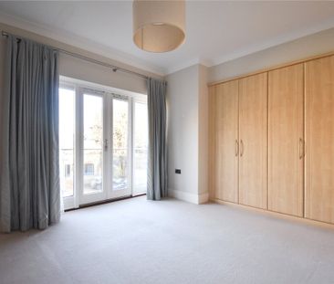 Well presented 2 bedroom second floor apartment for rent in Cambrid... - Photo 4