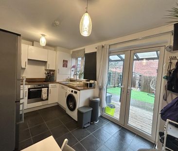 2 bedroom semi-detached house to rent - Photo 3