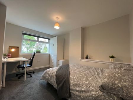 3 Bed Maisonette, Wyndford Road Hmo Licensed, G20 - Photo 2