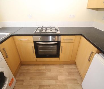 1 bedroom flat to rent - Photo 4