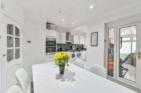 3 bedroom terraced house to rent - Photo 2