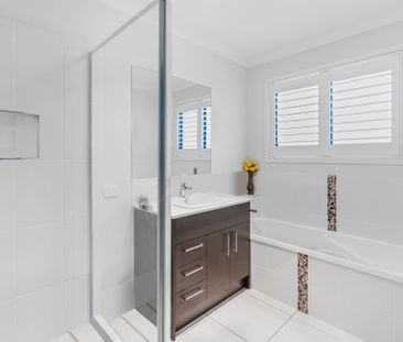 18 Burnett Drive,HOLMVIEW - Photo 1