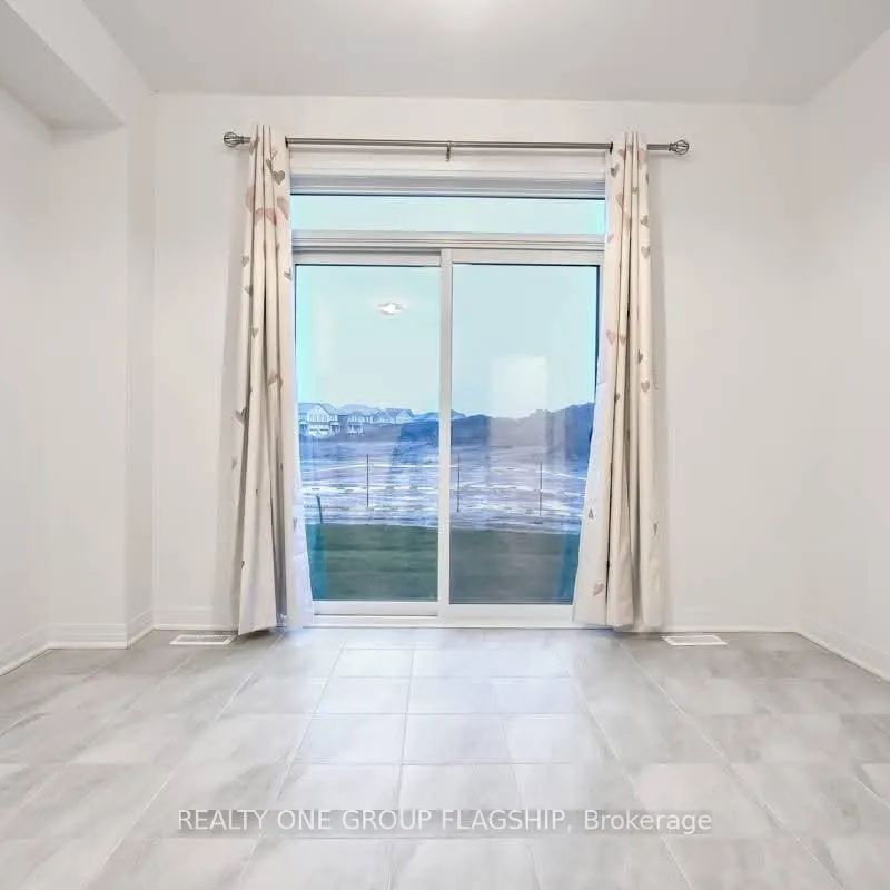 126 PORT CRESCENT - Photo 1