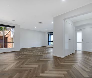 Stunning Family Home in Craigieburn.. - Photo 5