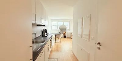Möblierte und gut geschnittene 2-Zimmer Wohnung in Traumlage mit en—suite Badezimmer! - Photo 3