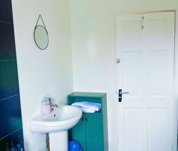Room in a Shared House, Manchester, M40 - Photo 5
