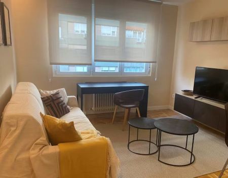 Plaza de los Reyes Magos, Madrid, Community of Madrid 28009 - Foto 2