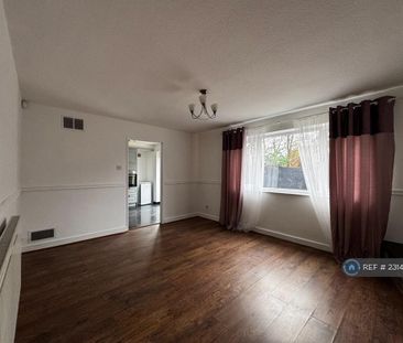 4 bedroom semi-detached house to rent - Photo 1